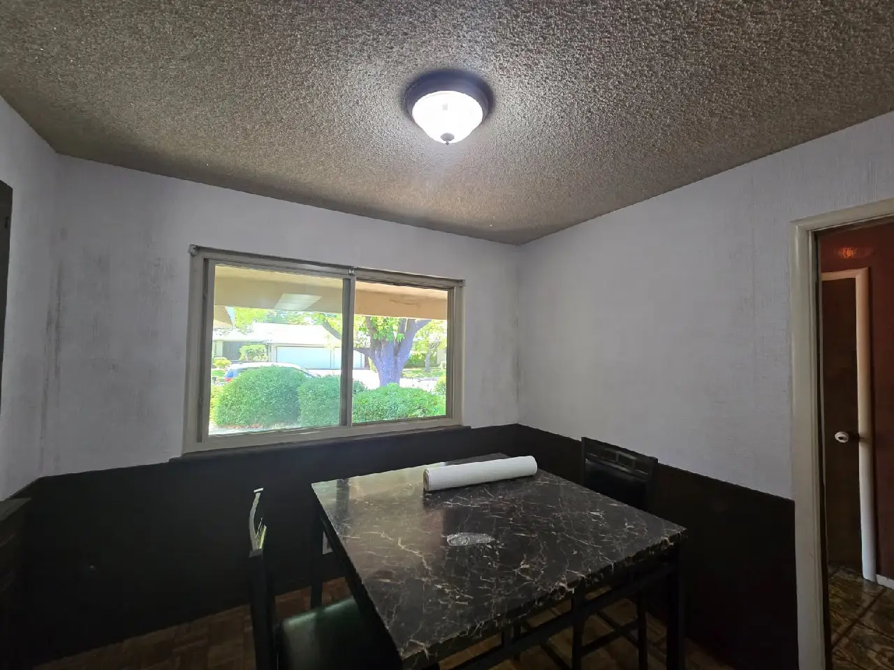 Professional wallpaper installation in Long Beach, CA