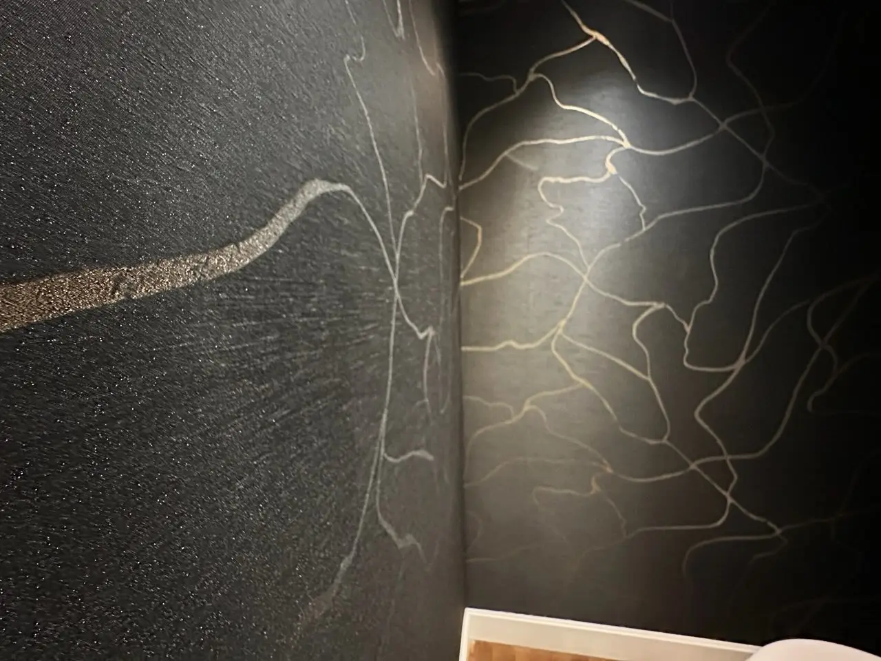 Wallpaper installation service in Santa Clarita, CA